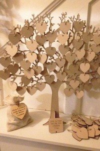 Libro de firmas forma de árbol con corazones